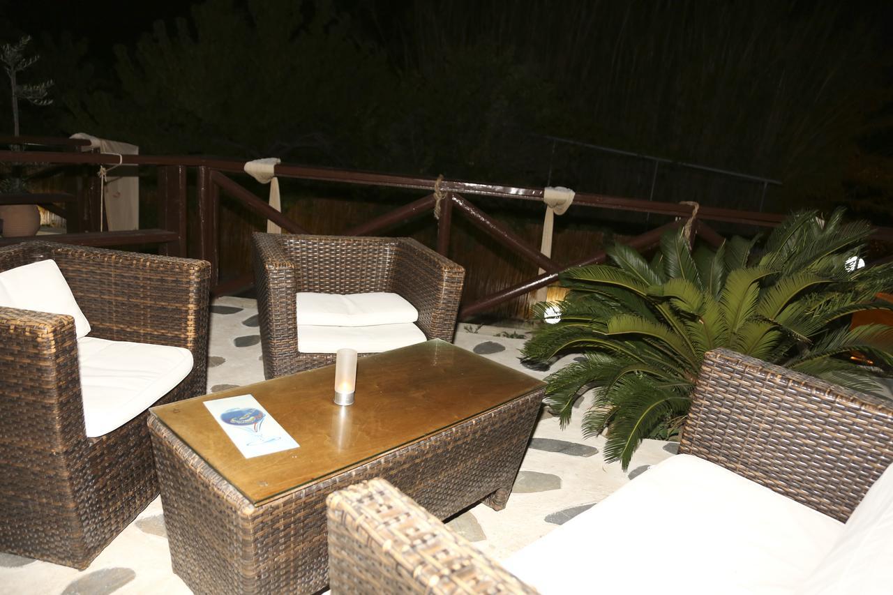 Coral Hotel Plomari Esterno foto